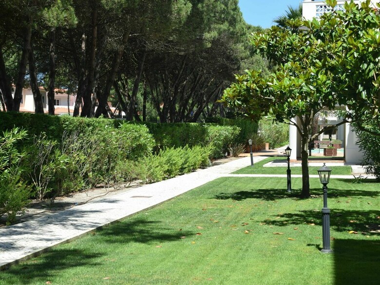 Modern Apartment In �bidos With Pool