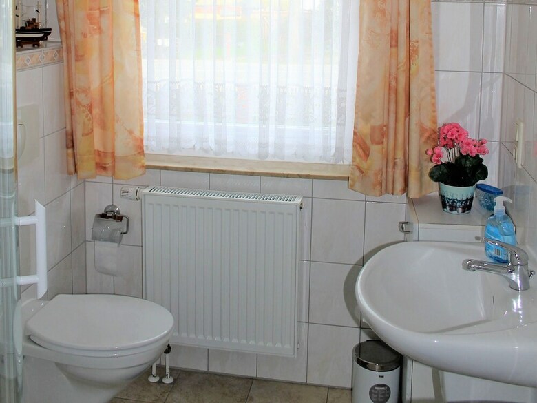 Spacious Holiday Home In Kr�pelin With Trampoline