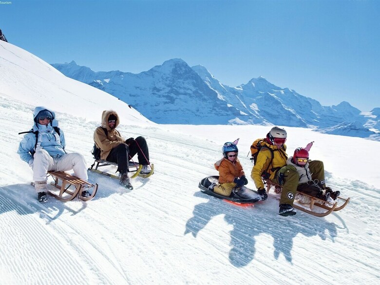 Cozy Holiday Home In Kandergrund With Bl�mlisalp View