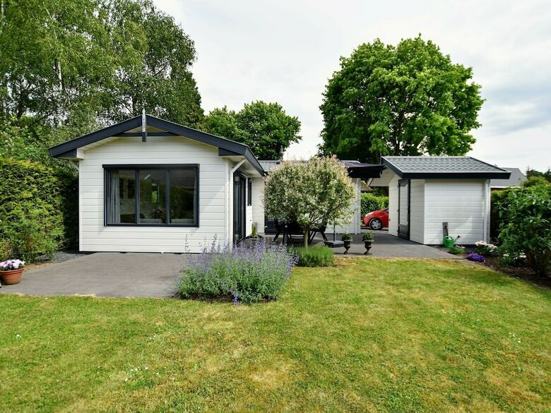 Spacious Chalet In Wolfheze With Garden