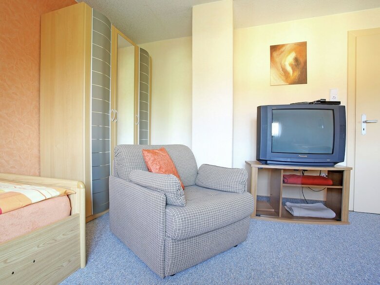 Spacious Apartment In Pracht Near Forest