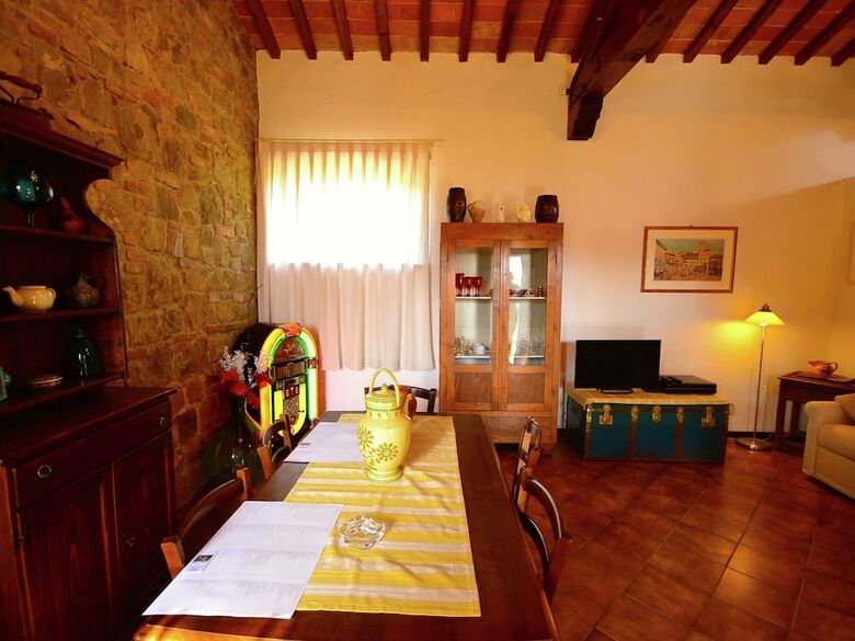 Spacious Cottage With Pool In Arezzo Italy