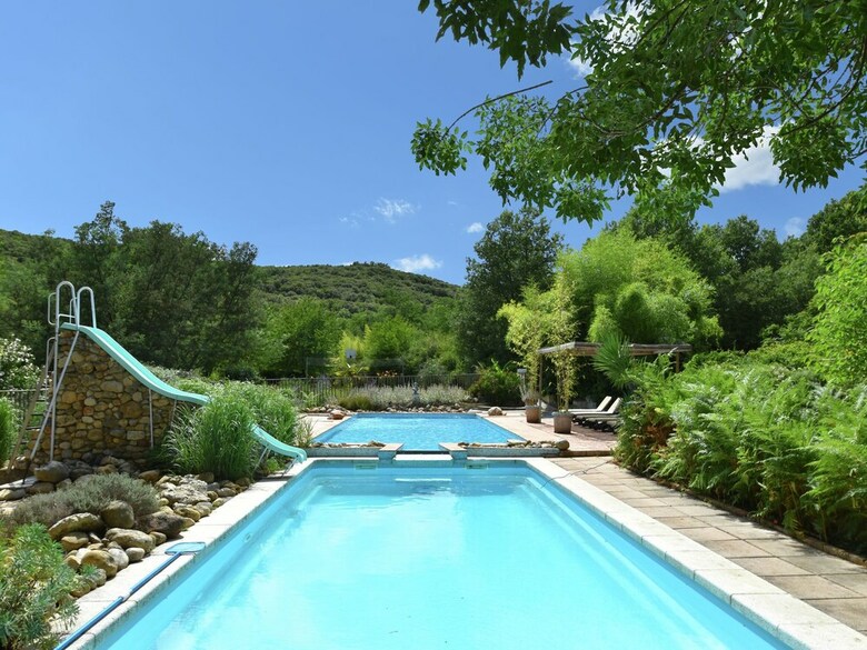 Magnificent Villa In Les Mages With Jacuzzi