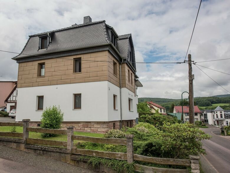 Bright And Modern Apartment In Thuringia With A Private Entrance