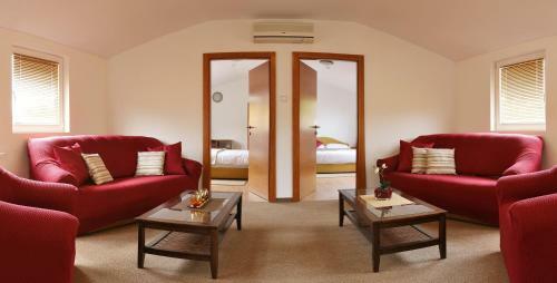 Apartments And Rooms Times Inn