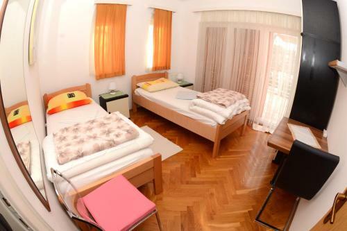 Apartments And Rooms Trsje