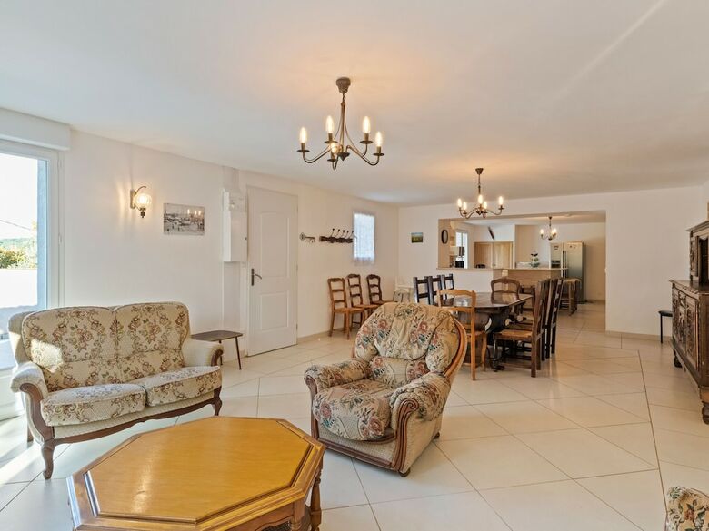 Spacious Villa In Tavernes With Private Pool