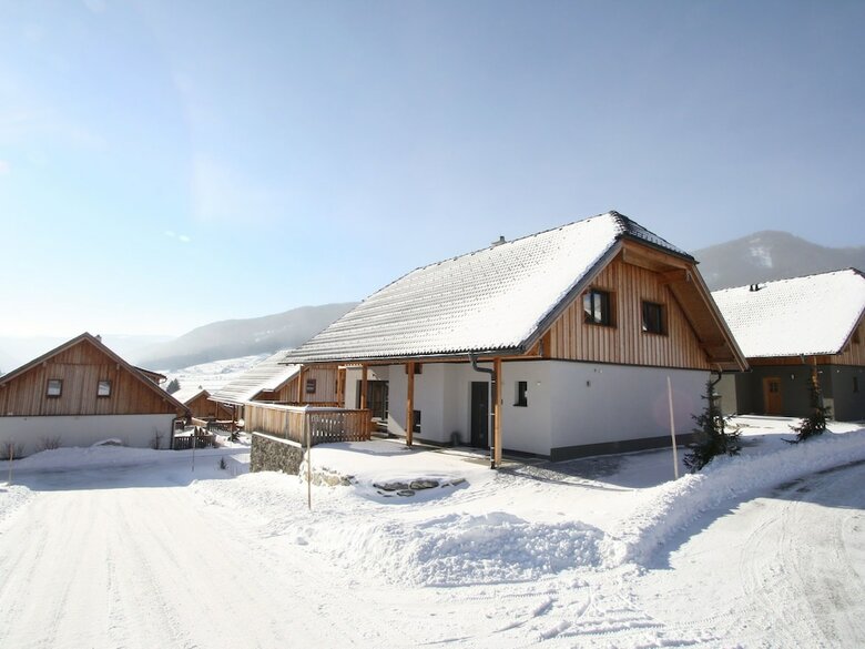 Charming Chalet In Mauterndorf With Sauna And Jacuzzi