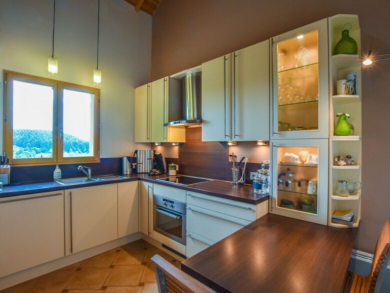 Lush Holiday Home In Ferri�res-sur-sichon With Bbq