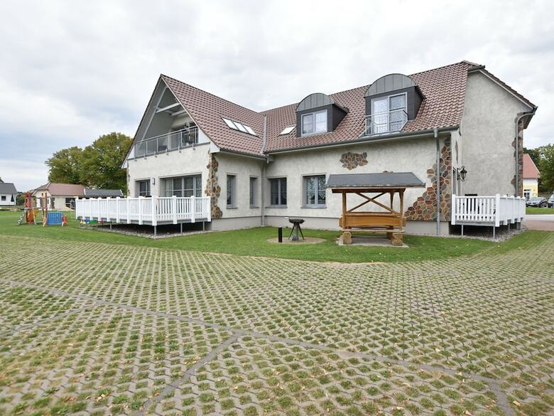 Cozy Seaside Apartment In Pepelow