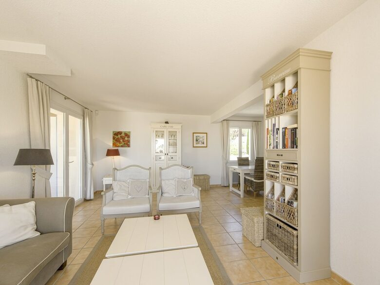Modern Villa In Saumane-de-vaucluse With Swimming Pool