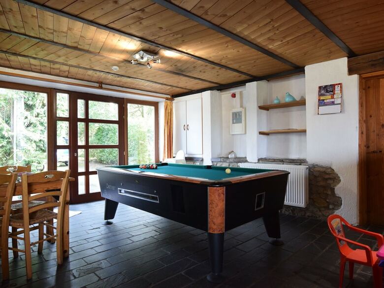 Quaint Cottage In Petite Langlire With Jacuzzi