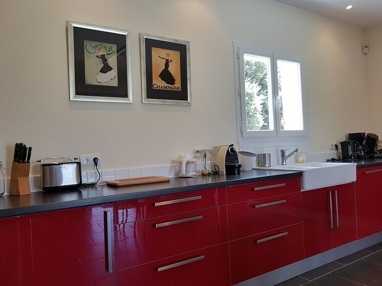 Charming Villa In Escales With Jacuzzi
