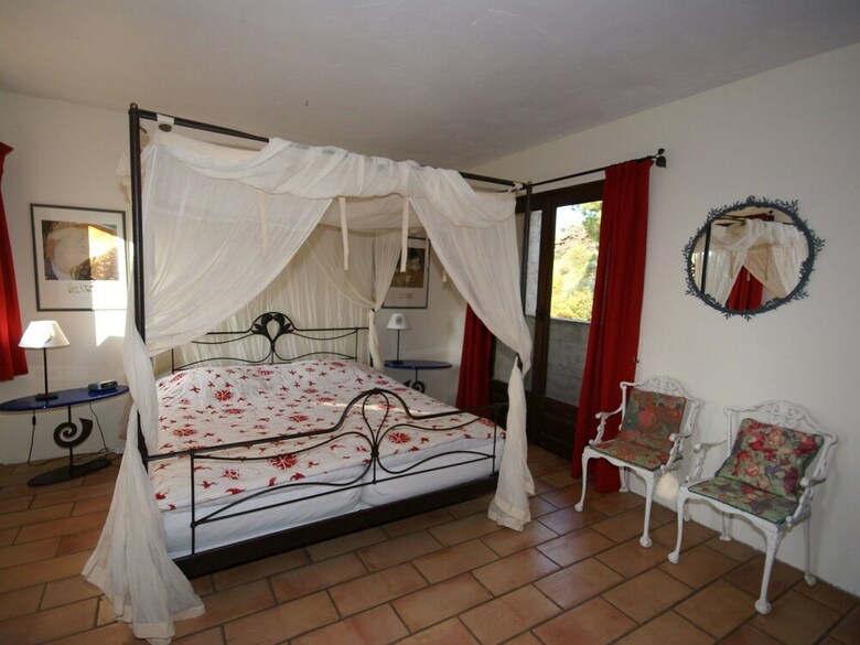 Charming Villa In Vence With Swimming Pool