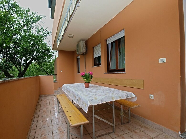 Apartment 1858