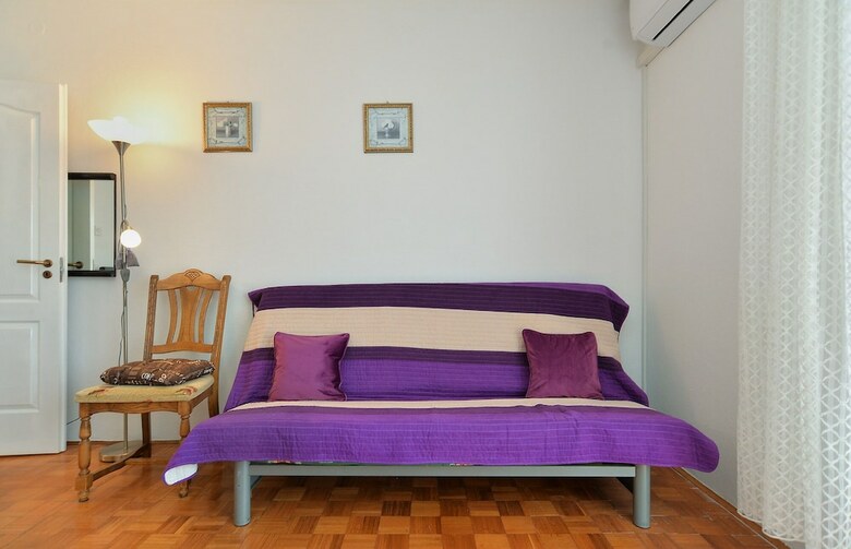 Apartment 1822