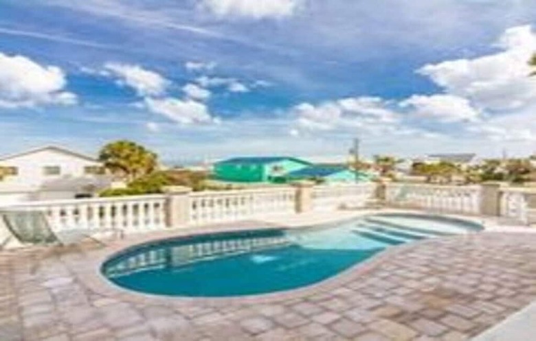 Villa Camelot By The Sea