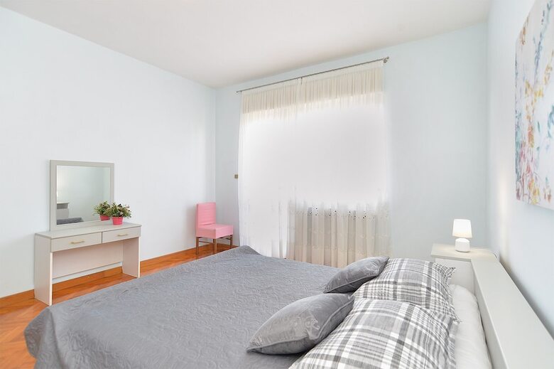 Apartment 1947