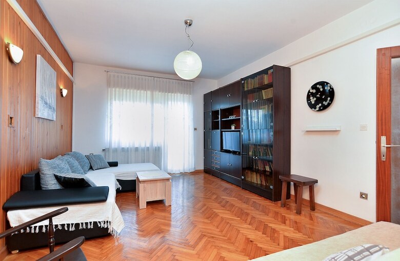 Apartment 1947