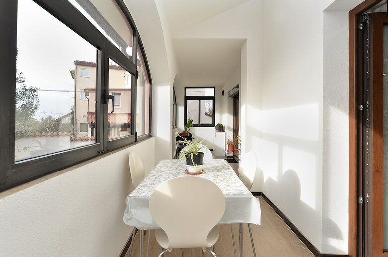 Apartment 1986