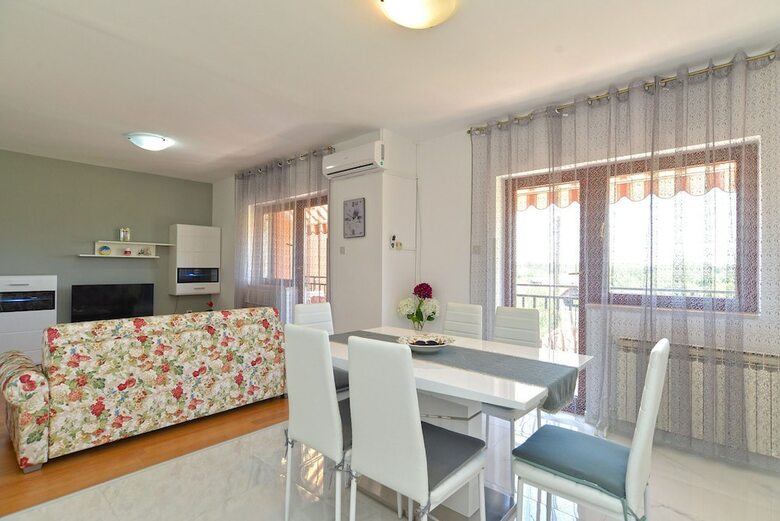 Apartment 1899