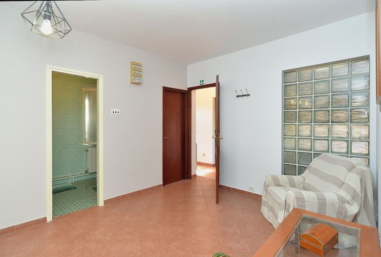Apartment 1933