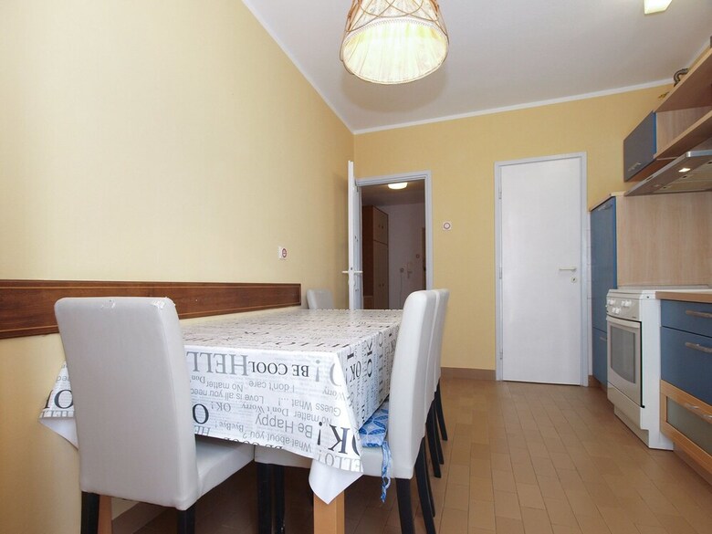 Apartment 1922