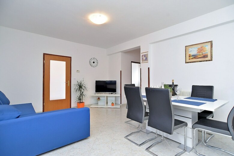 Apartment 1938