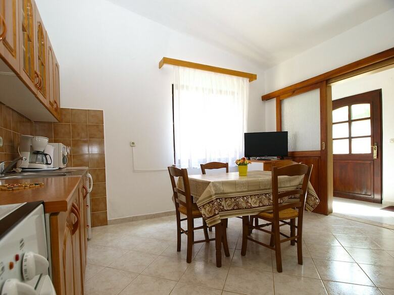 Apartment 1907