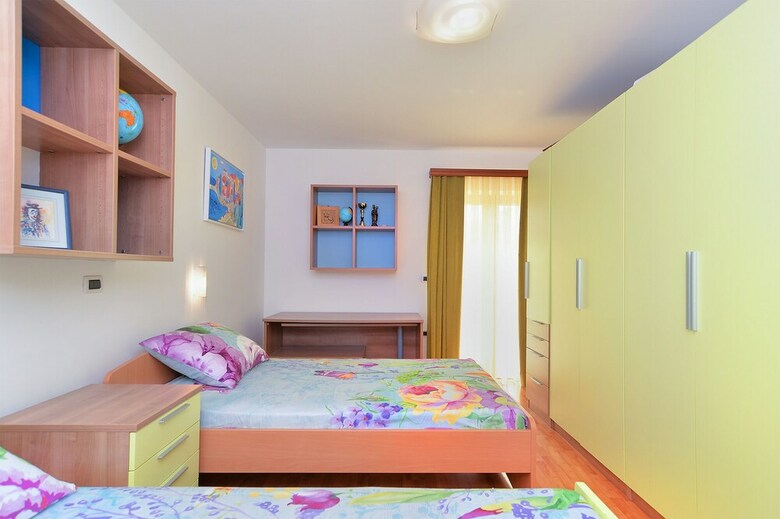 Apartment 1917