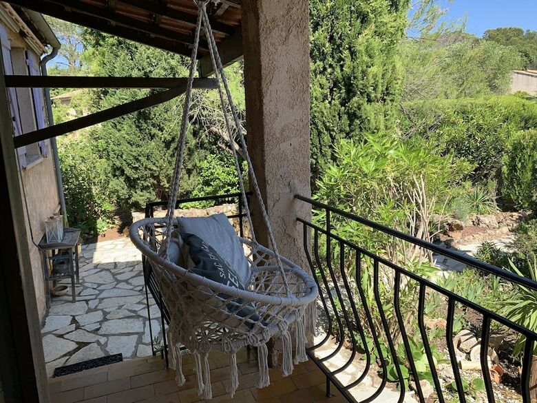 Peaceful Villa Near Fr�jus Beach With Private Pool