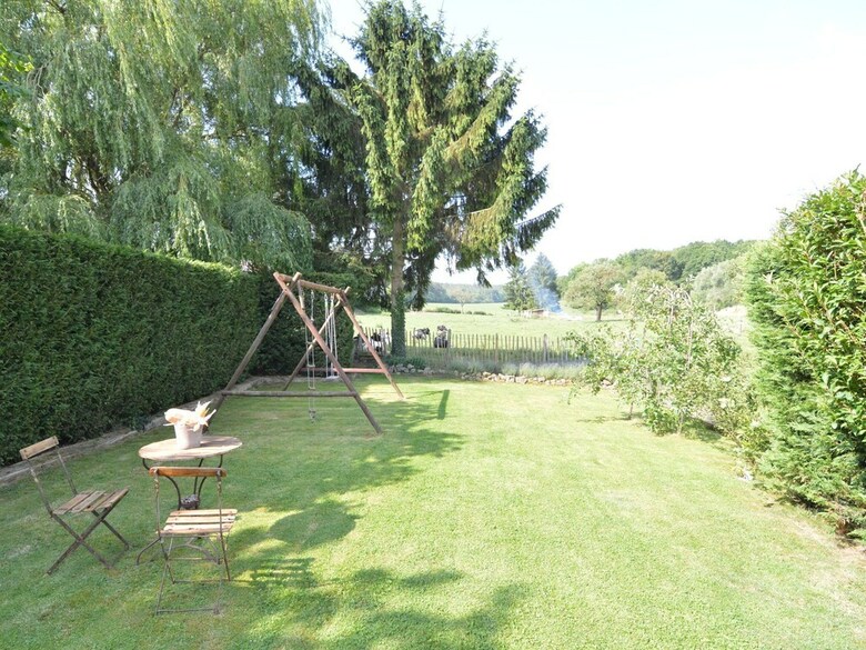 Charming Cottage, Tastefully Presented And Located In The Meuse Valley
