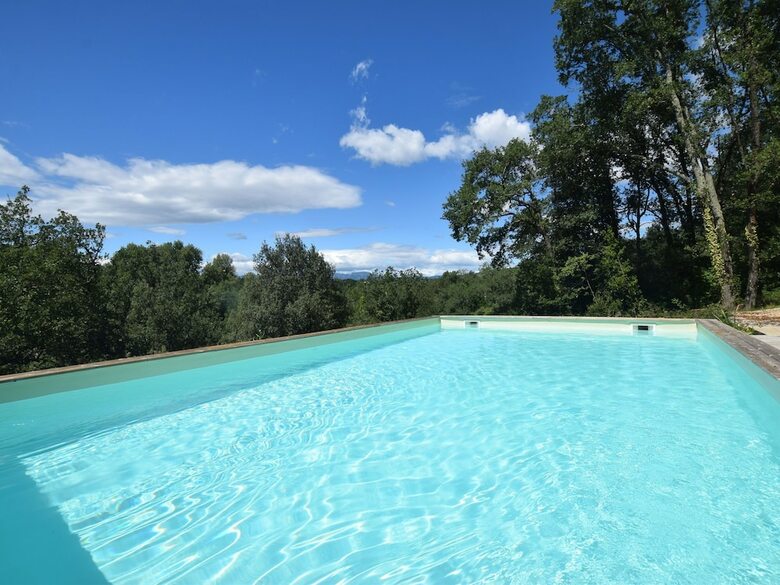 Charming Holiday Home Near River In Vallon-pont-d'arc