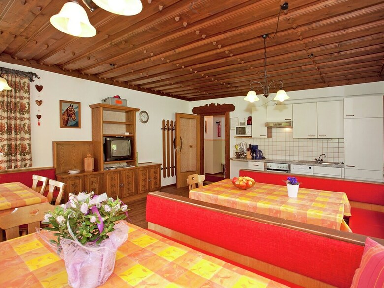 Bright Holiday Home In Saalbach With Mountain View