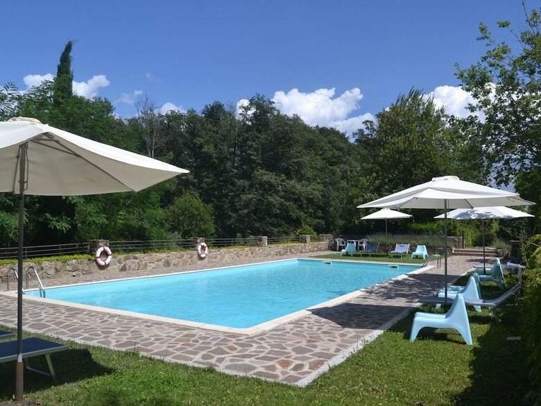 Serene Holiday Home With Garden, Pool, Terrace, Deckchairs