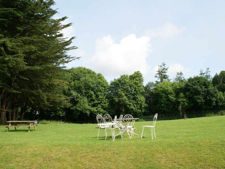 Beautiful Holiday Home With Pool, Bbq, Garden, Deckchairs
