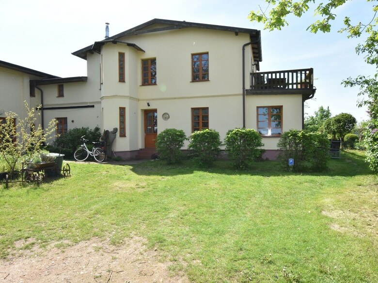 Charming Apartment In Stove With Garden