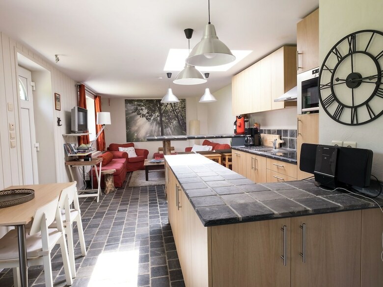 Modern Mansion In Hasti�re-par-del� With Private Pool