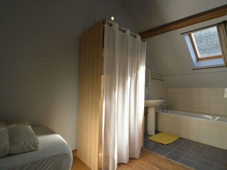 Charming Cottage With Private Swimming Pool In Limbourg