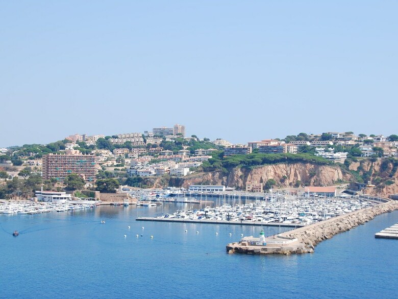 Apartment With Joint Pool And Fantastic Sea View