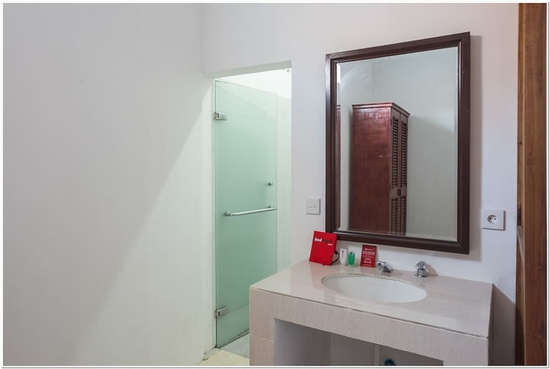 Reddoorz Near Padang Galak Beach