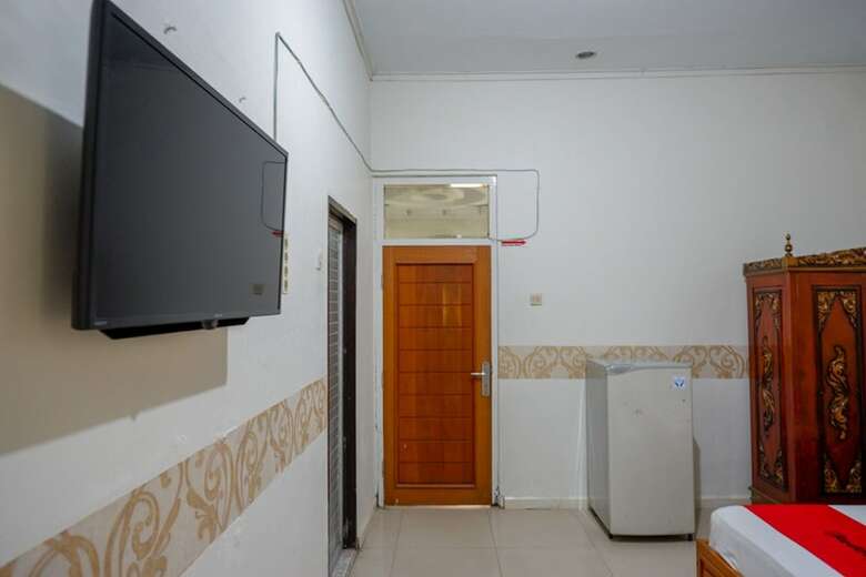 Reddoorz Plus @ Alam Raya Hotel