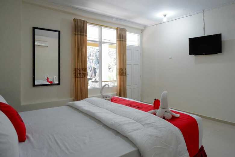Reddoorz Plus @ Alam Raya Hotel
