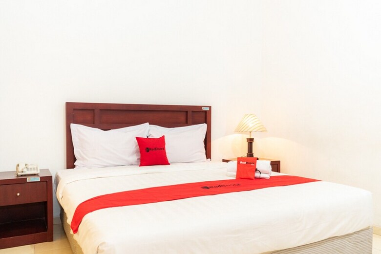 Hotel Reddoorz Plus Syariah Near Java Supermall Semarang 2