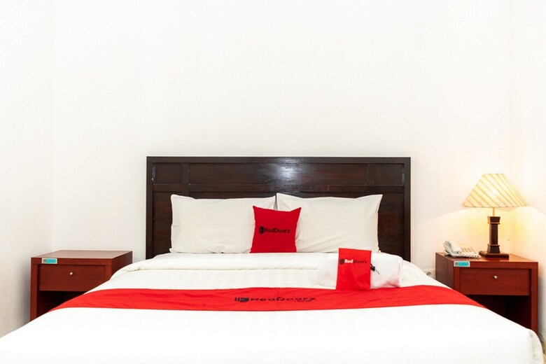 Hotel Reddoorz Plus Syariah Near Java Supermall Semarang 2
