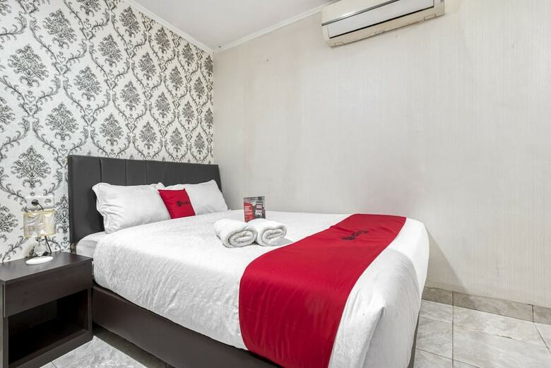 Hotel Reddoorz Near Tomang 2
