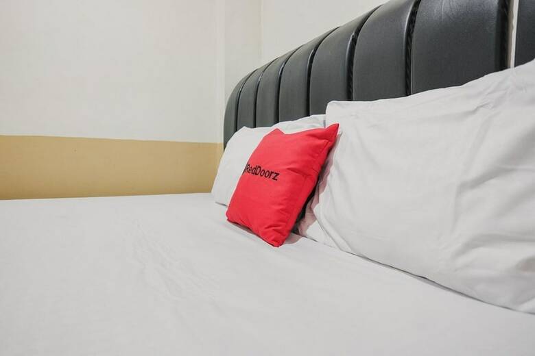 Hotel Reddoorz @ Jalan Stm Medan