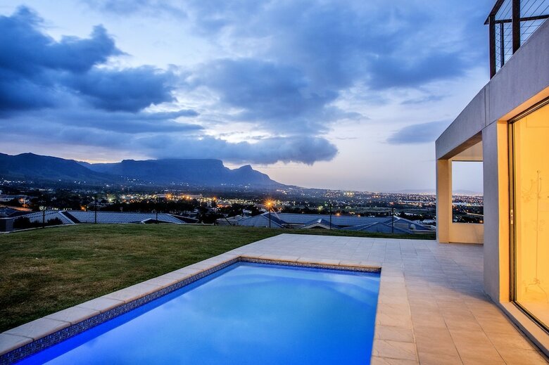 Villa Mountain Side Mansion