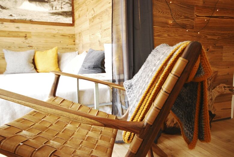 Modern Ski Apartment Village Center 6p