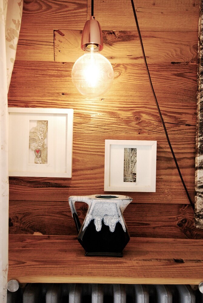 Modern Ski Apartment Village Center 6p